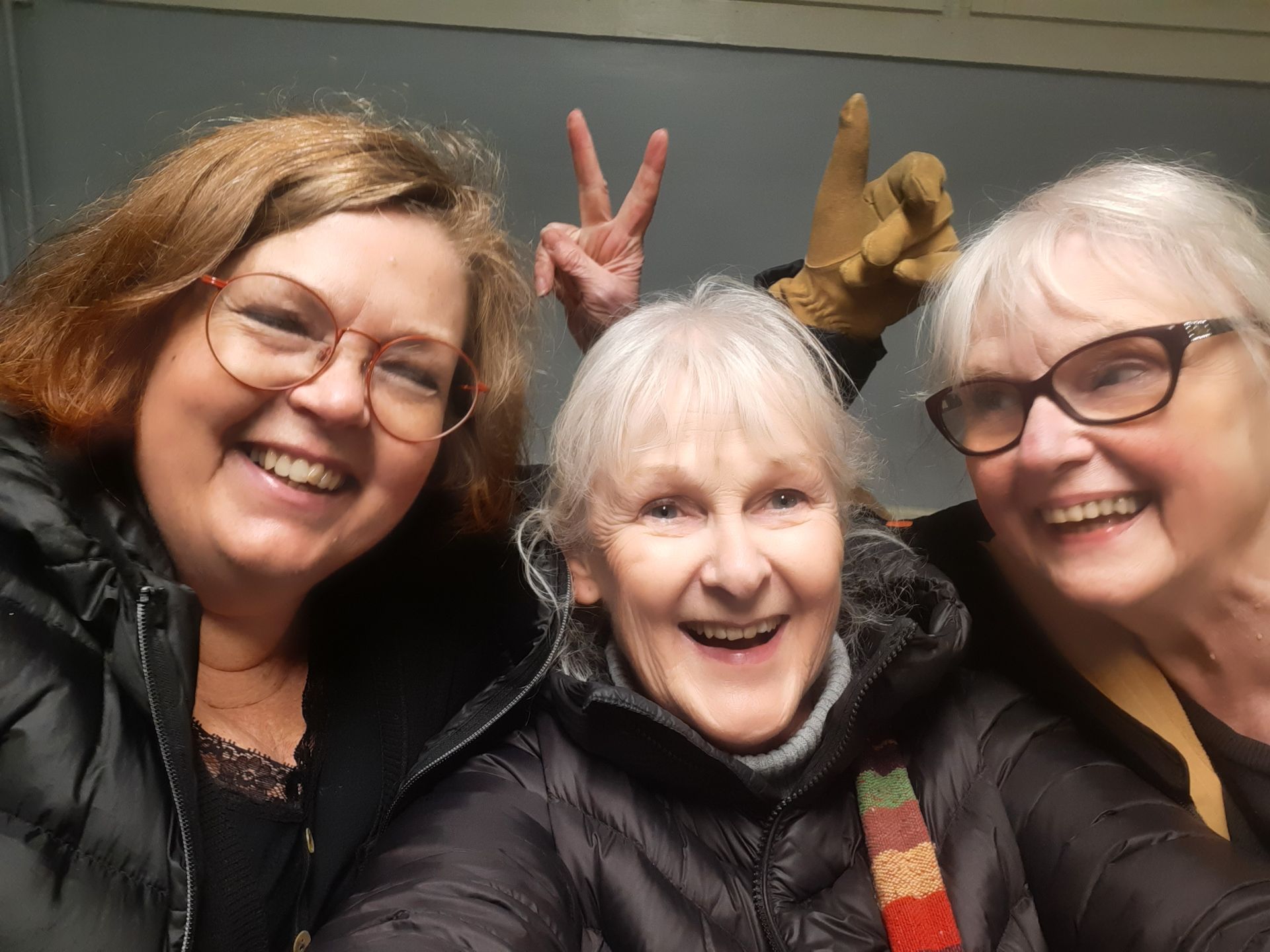 "Vi gjorde det" Qvinnoröster 2023 tackar alla som kom och såg Två solstrålar på nya äventyr och Idlaflickorna!